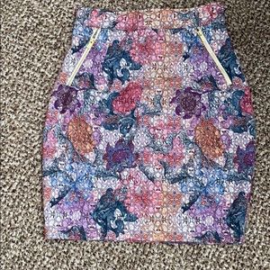 Flowered pencil skirt